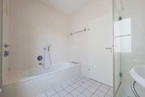Kronberg - Schicke Dachwohnung-07