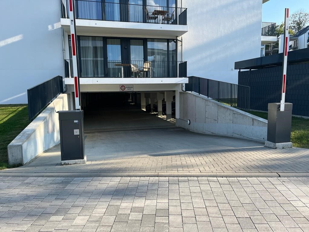 Tiefgarageneinfahrt