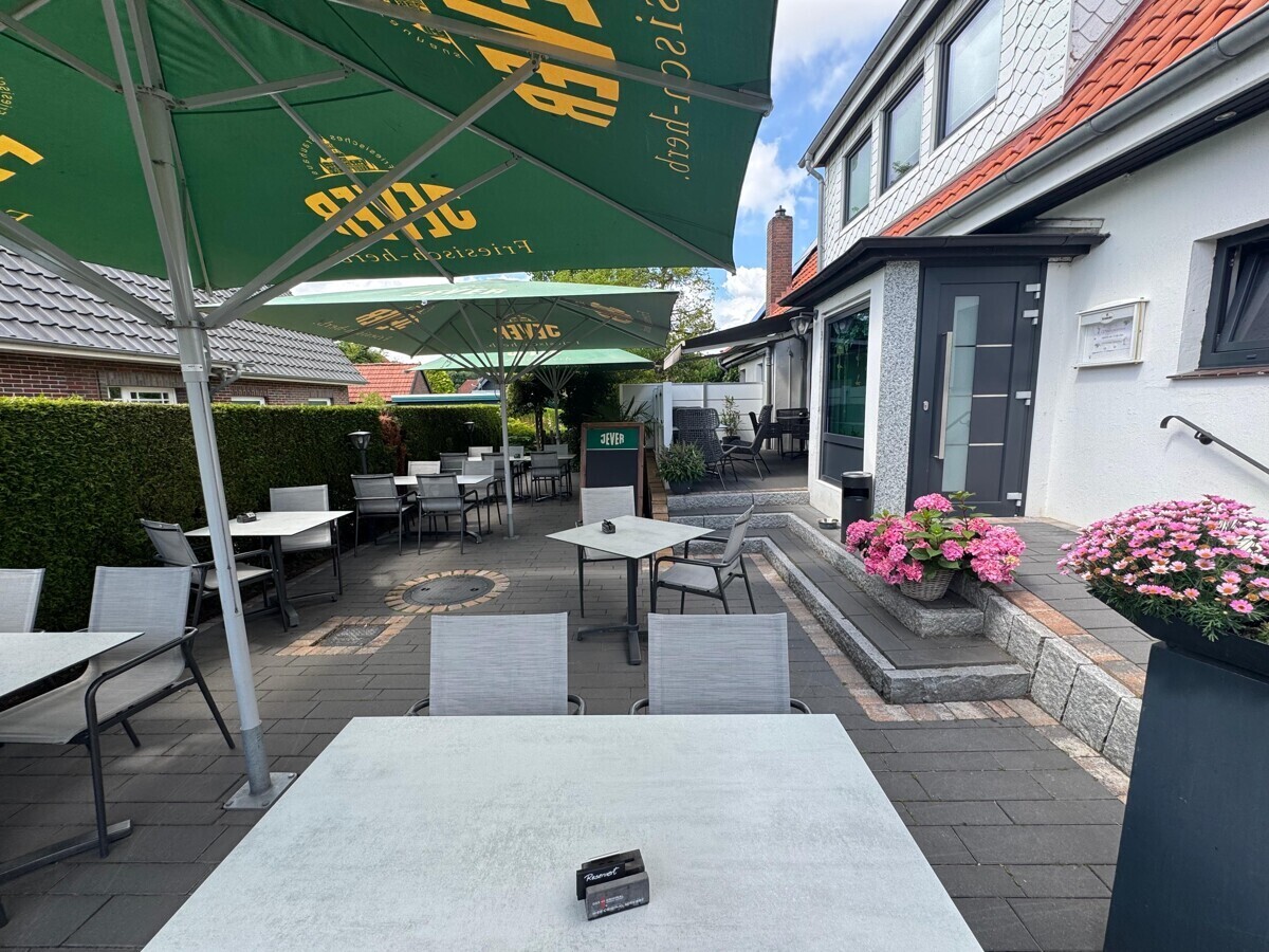 Eingang & Terrasse
