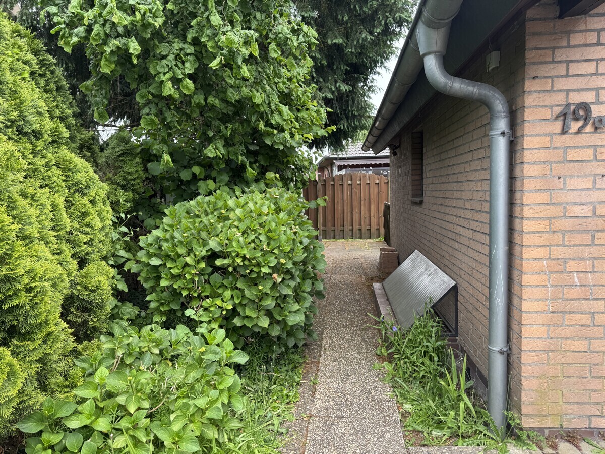 Weg in den Garten