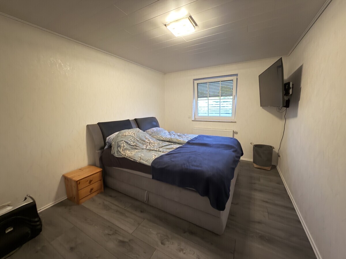 Schlafzimmer 1