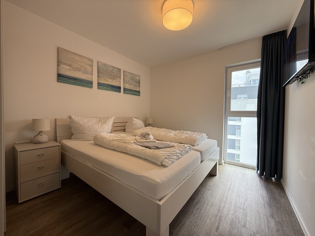 Schlafzimmer 1