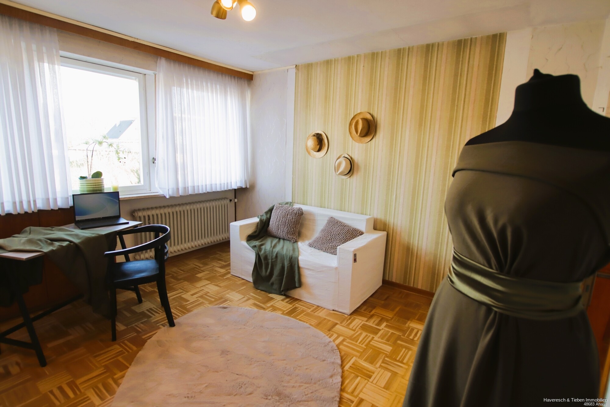 Schlafzimmer 1