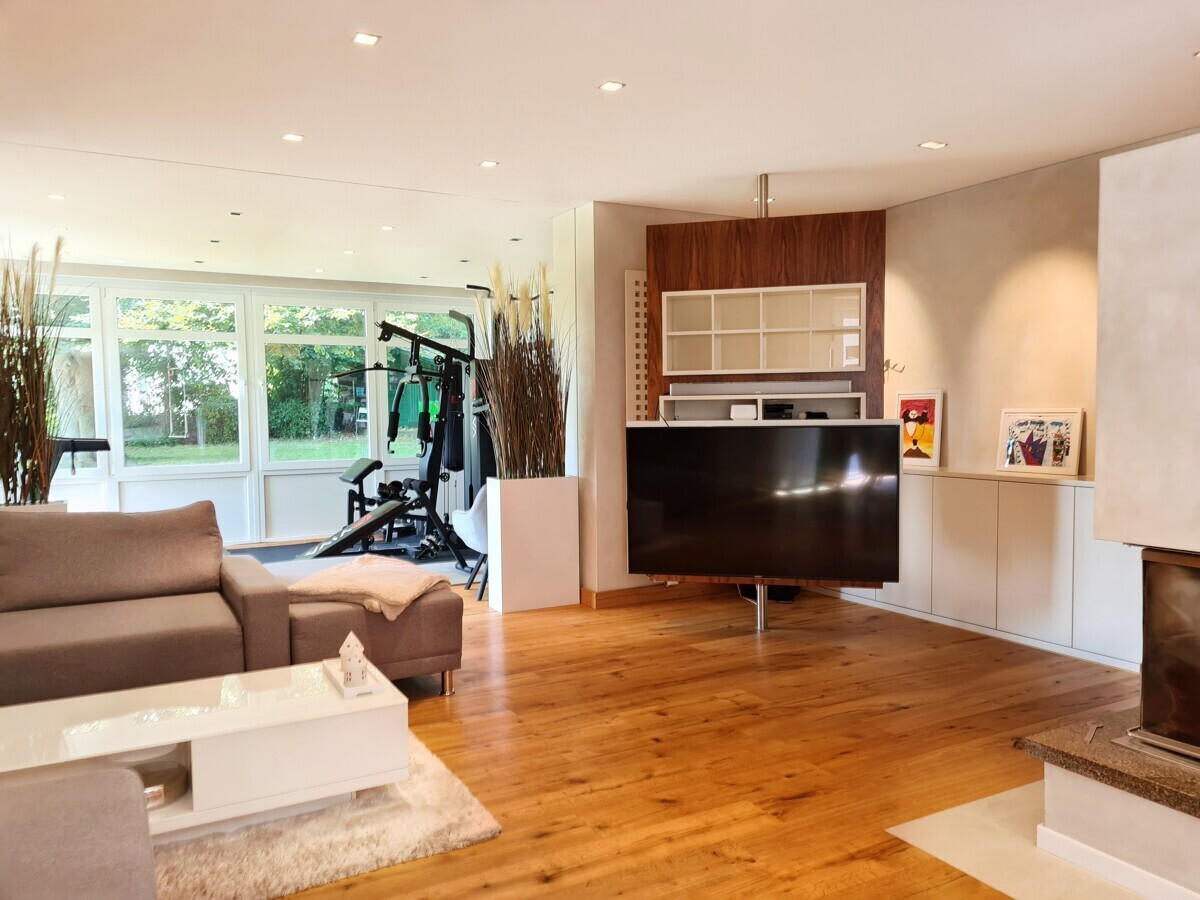Wohnbereich mit Anbau (zuletzt Training)