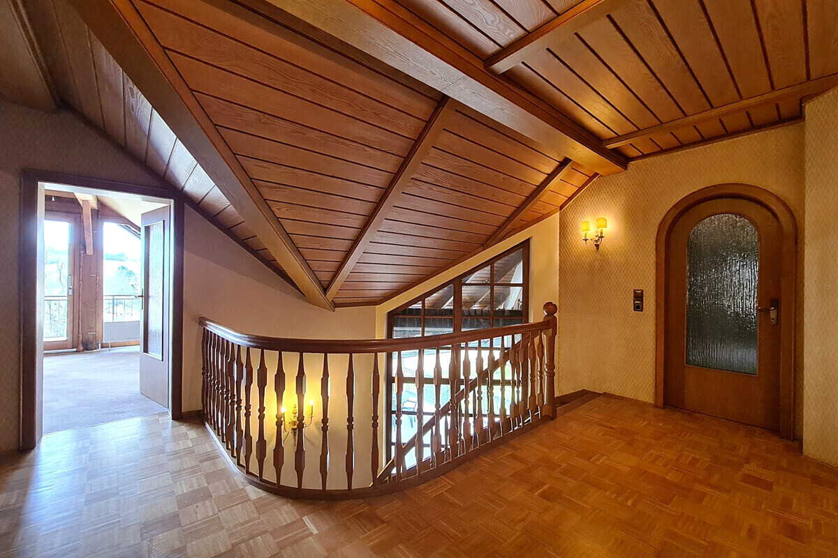 Empore