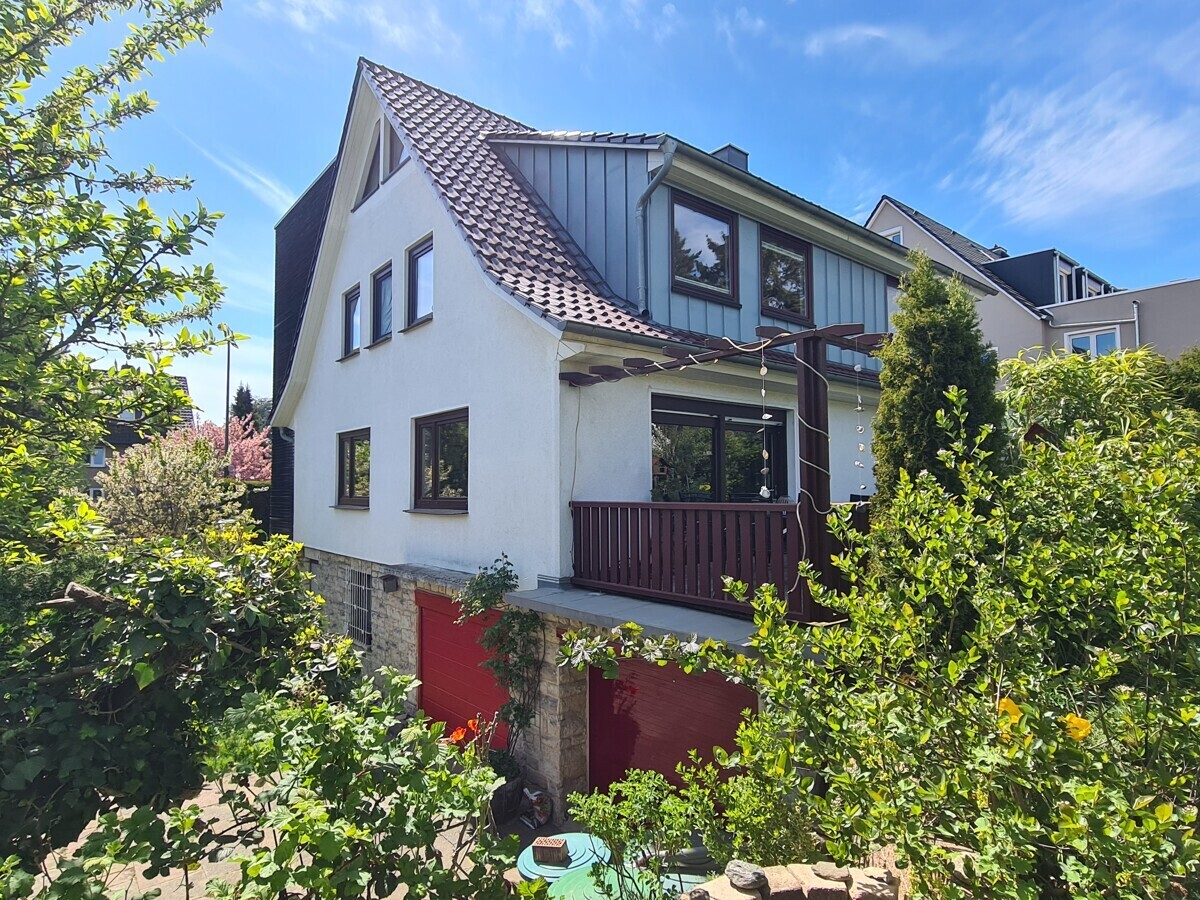 Hausansicht / Garten