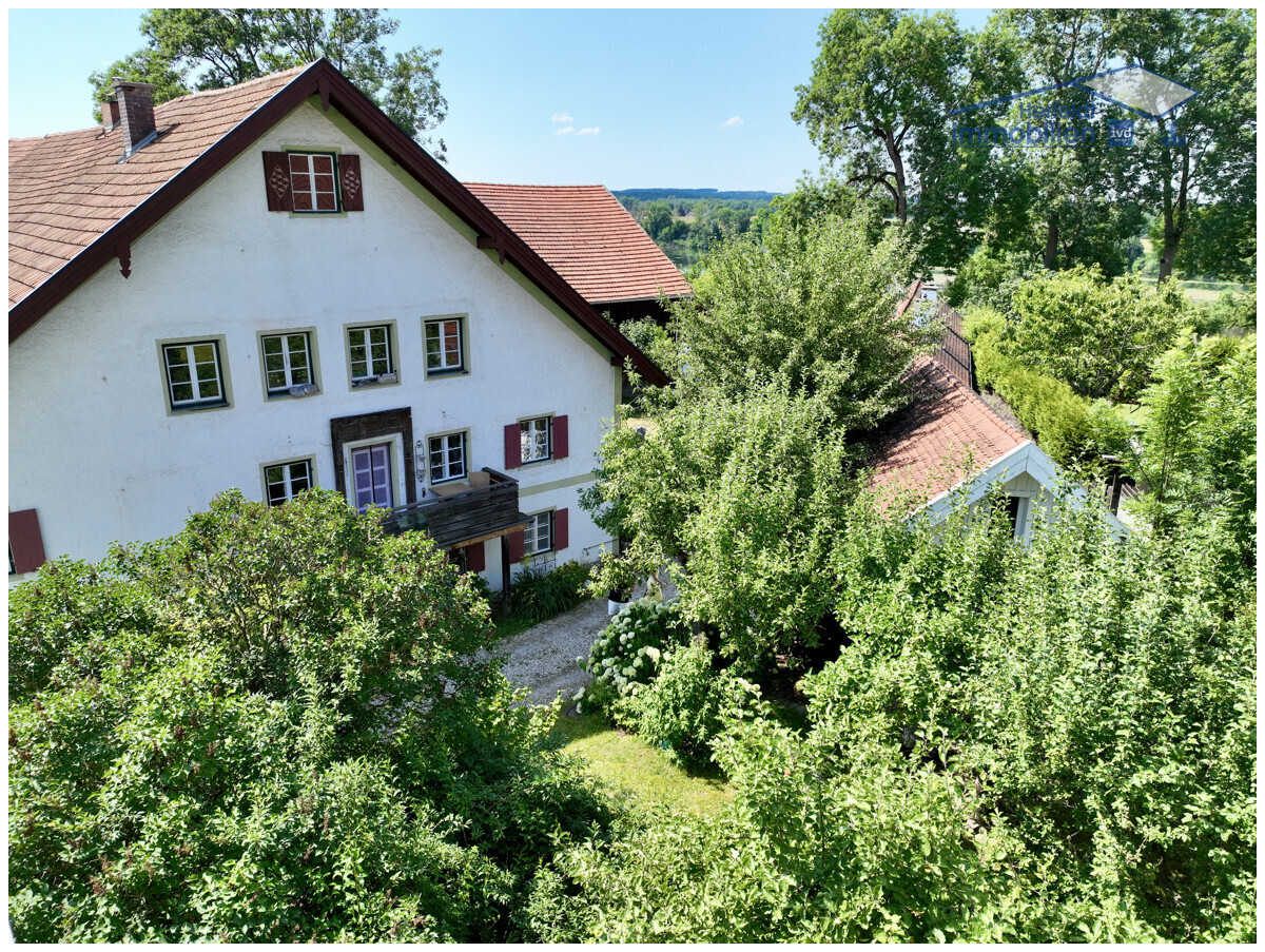 Traumhaft eingewachsener Garten