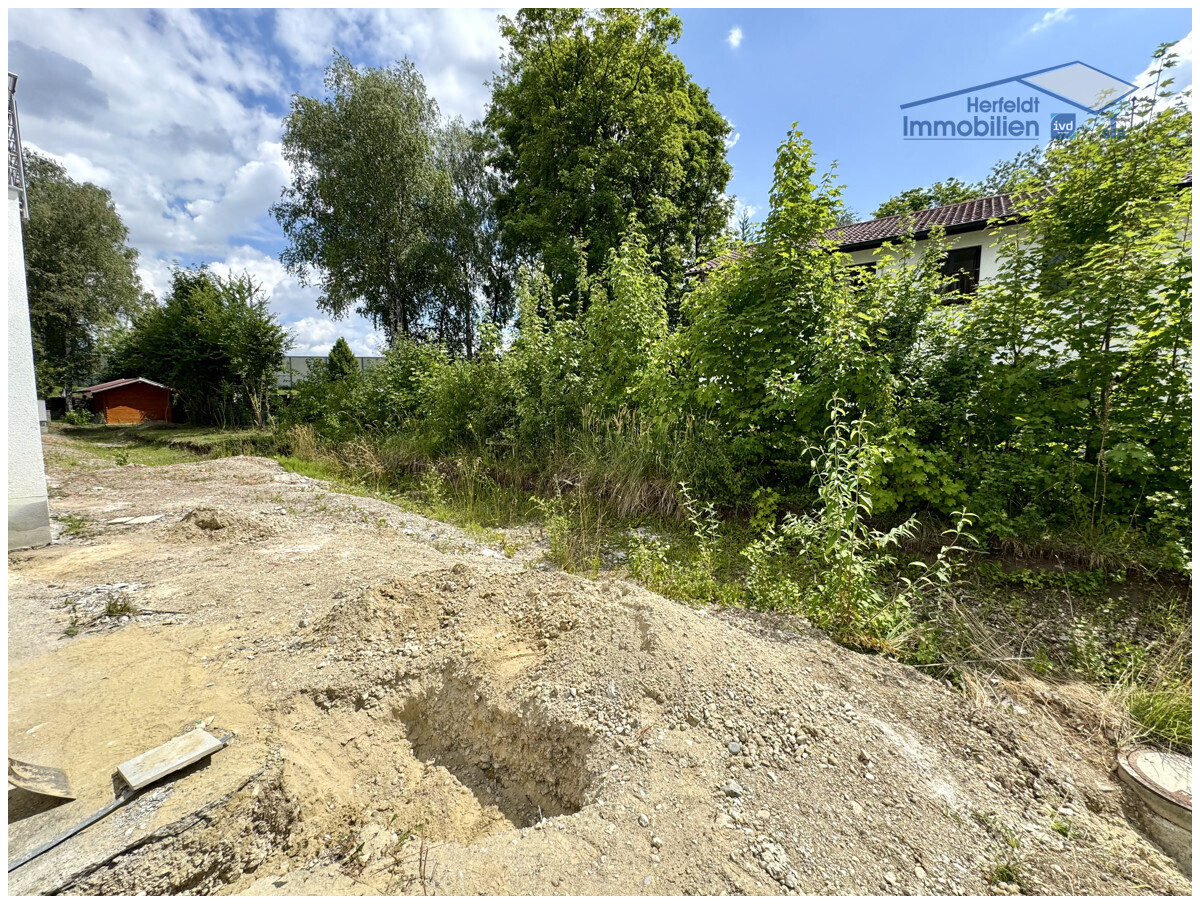 Großer Garten mit Blick ins Grüne