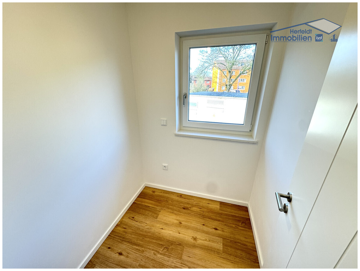 Praktischer Abstellraum oder Büro 