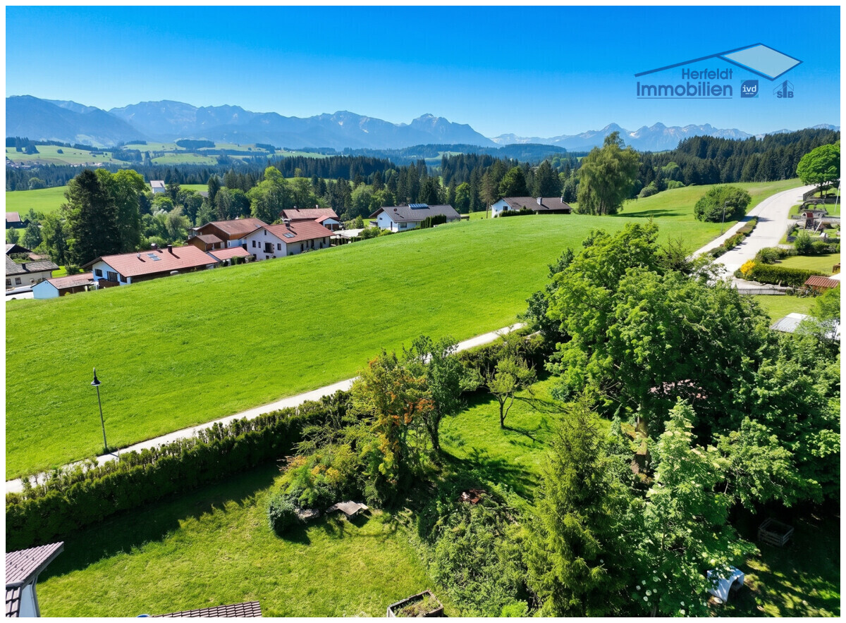Sonniges Baugrundstück mit großem Potenzial