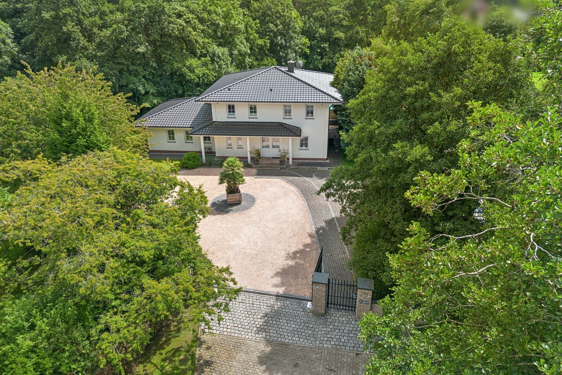 Impressionen Haus und Grundstück