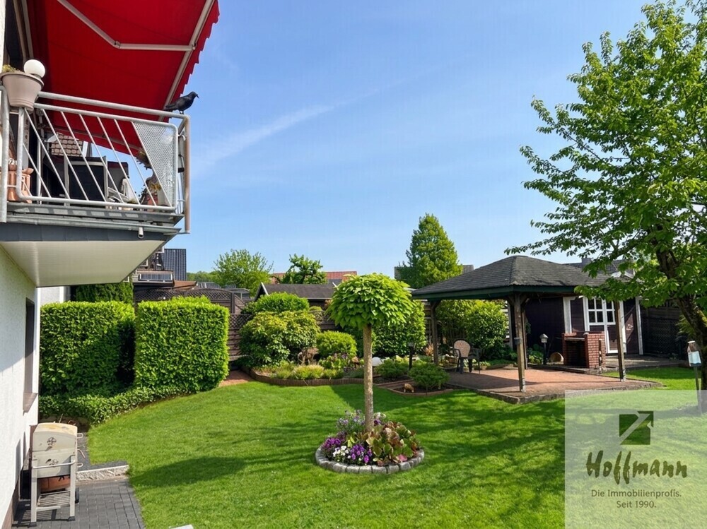 Garten mit Balkon - Mit KI bearbeitet