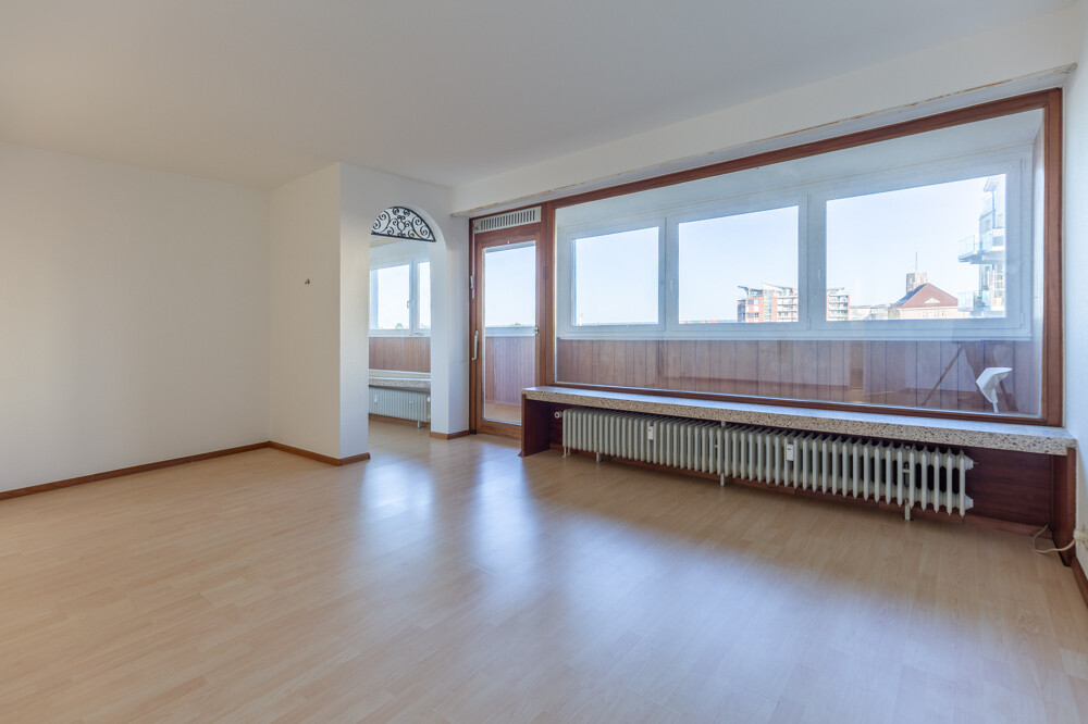 Lichtdurchflutetes  Wohnzimmer