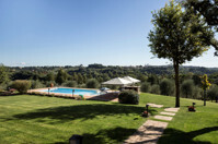 RIF 2725 Pool mit Blick auf Siena