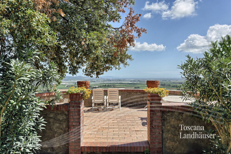 RIF 2967 Terrasse mit Ausblick