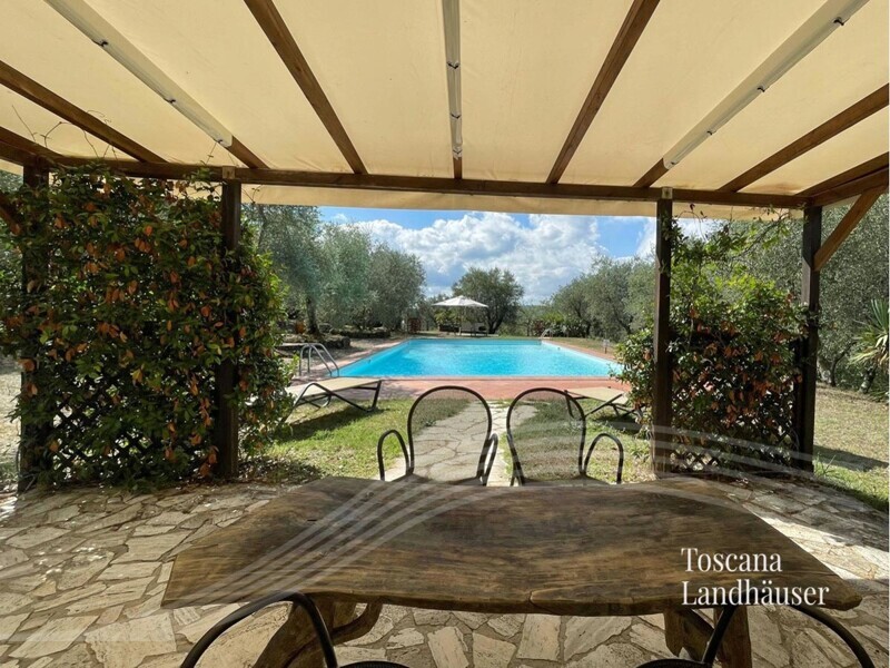 RIF 3080 Pergola mit Blick zum Pool