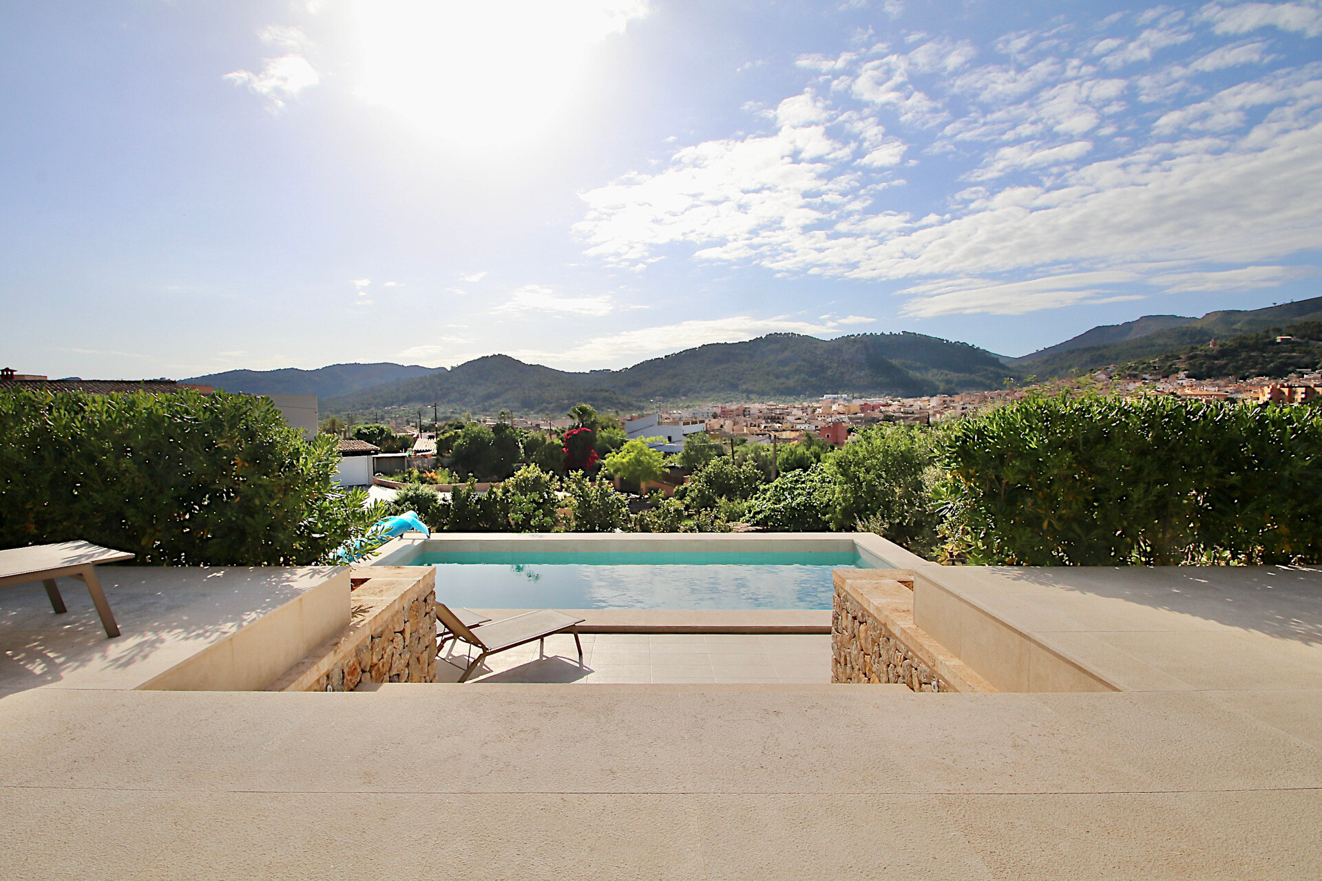 Modernes Landhaus mit Swimmingpool