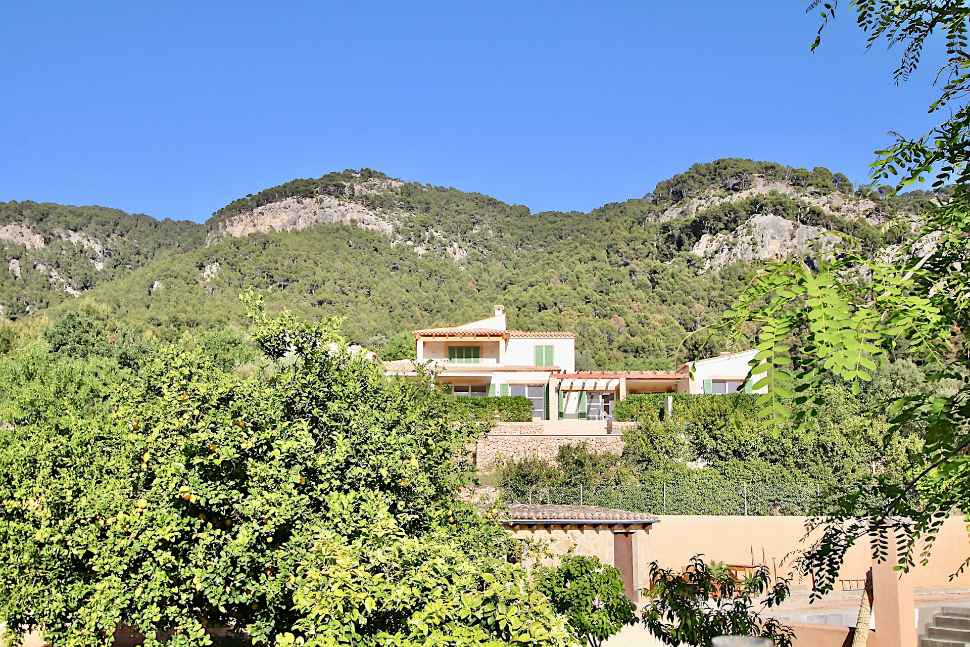 Modernes Landhaus mit Swimmingpool