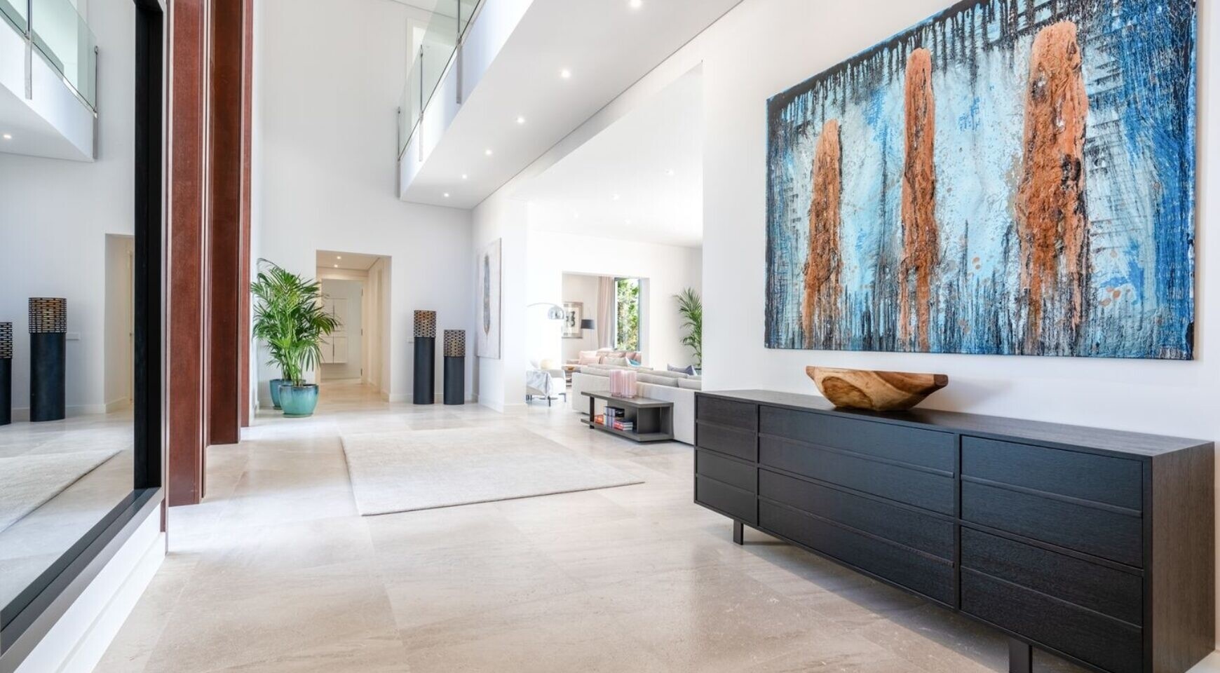 NEW CONSTRUCTION (FINISHED): Luxury villa in absolute top location