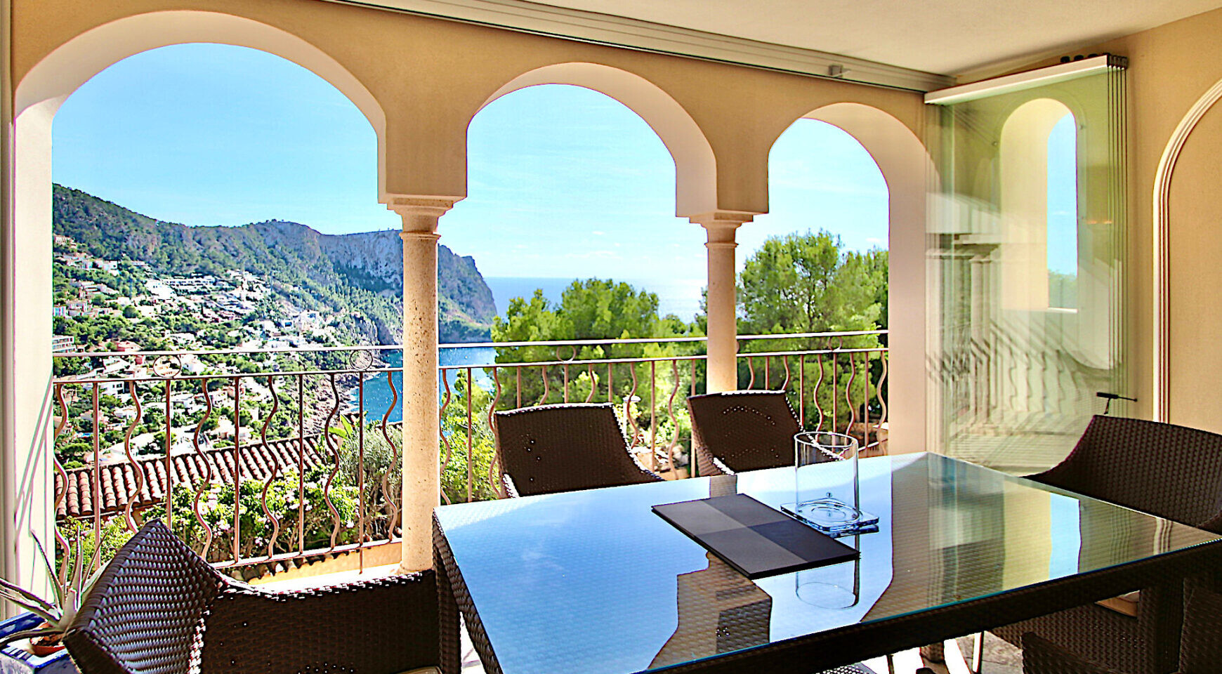 Apartment with sea view in luxury complex Gran Folies