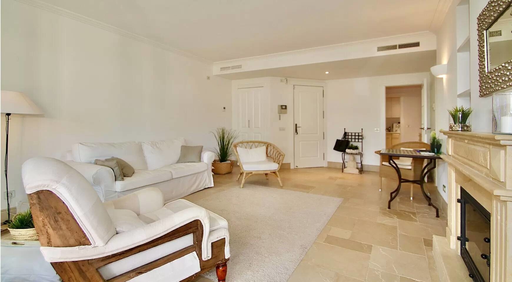Piso con jardín en la residencia de lujo Gran Folies