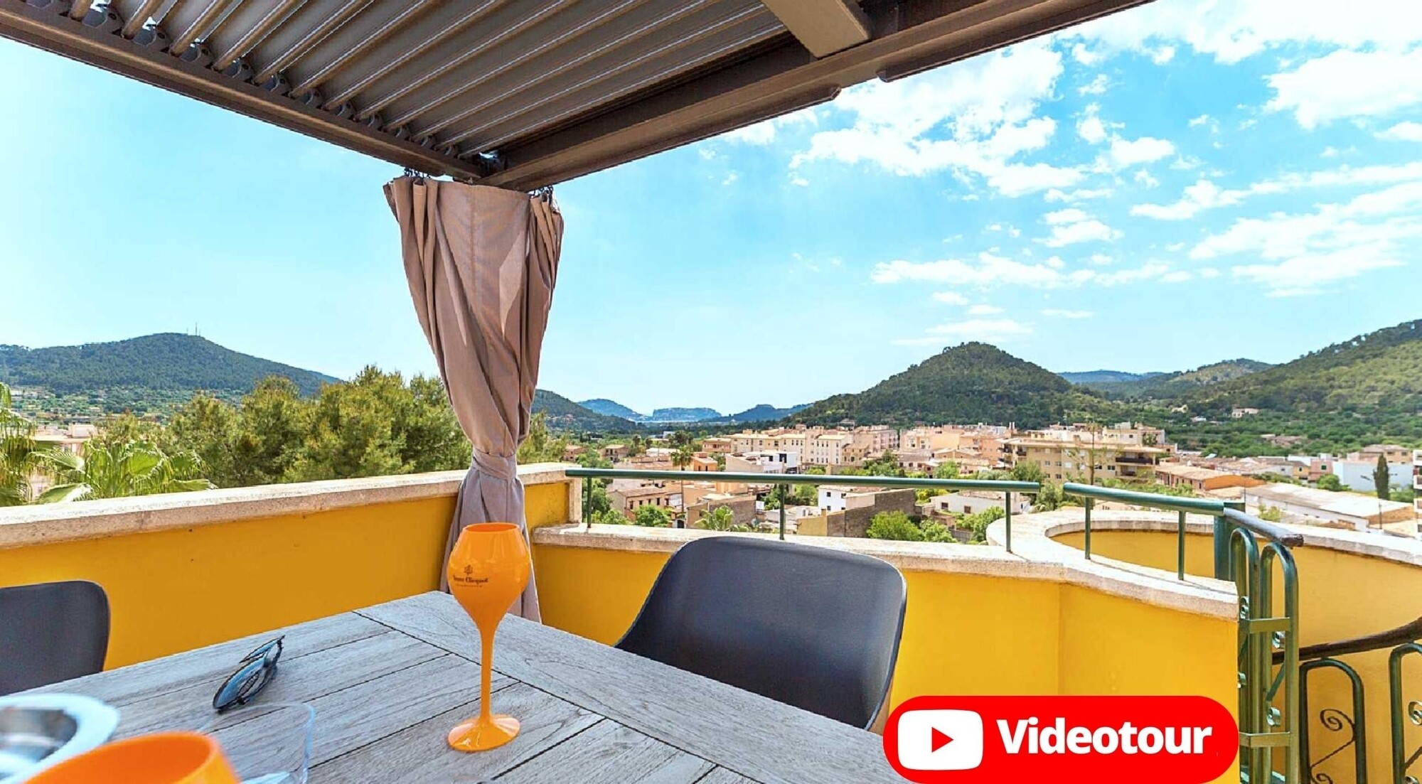 Penthouse with roof terrace and harbor view