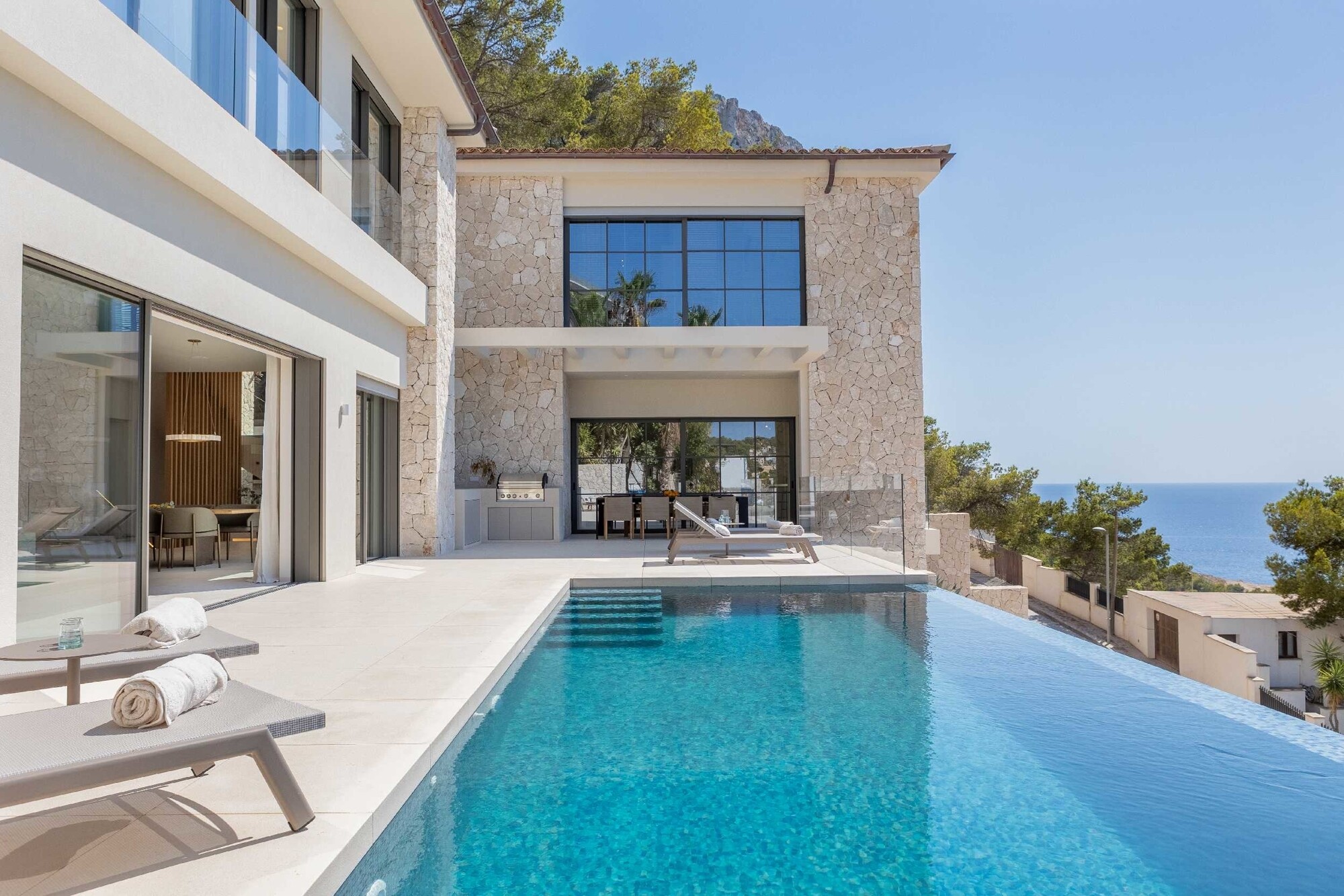 Dream villa with excellent facilities and sea view