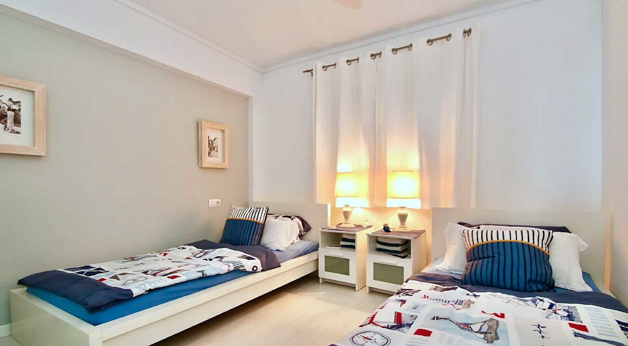 Fantastic apartment in the first line of the sea