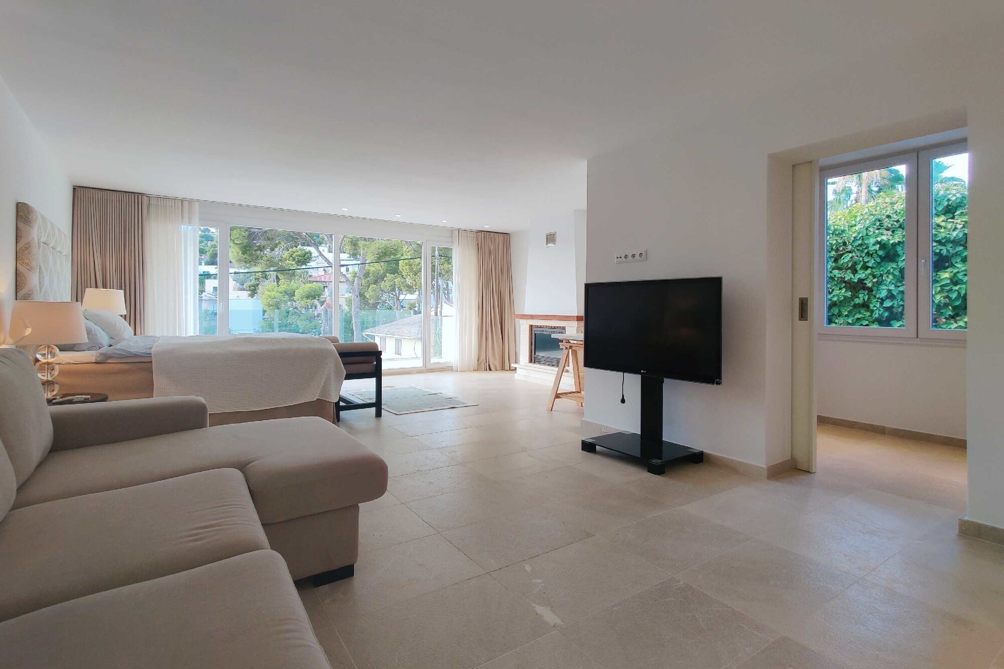 Modern villa with large garage and swimming pool