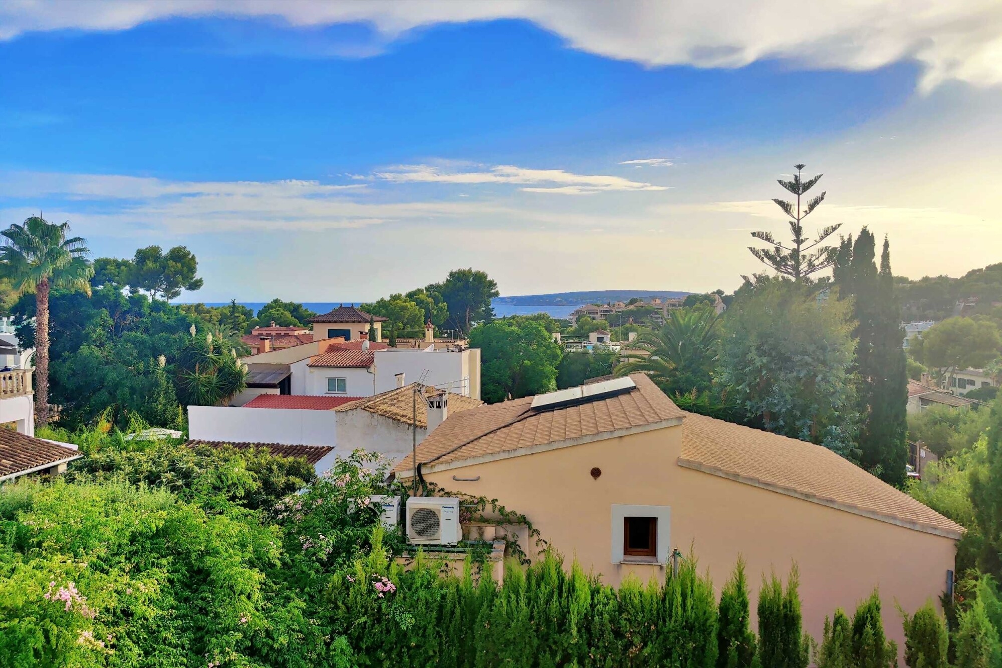 Modern villa with large garage and swimming pool