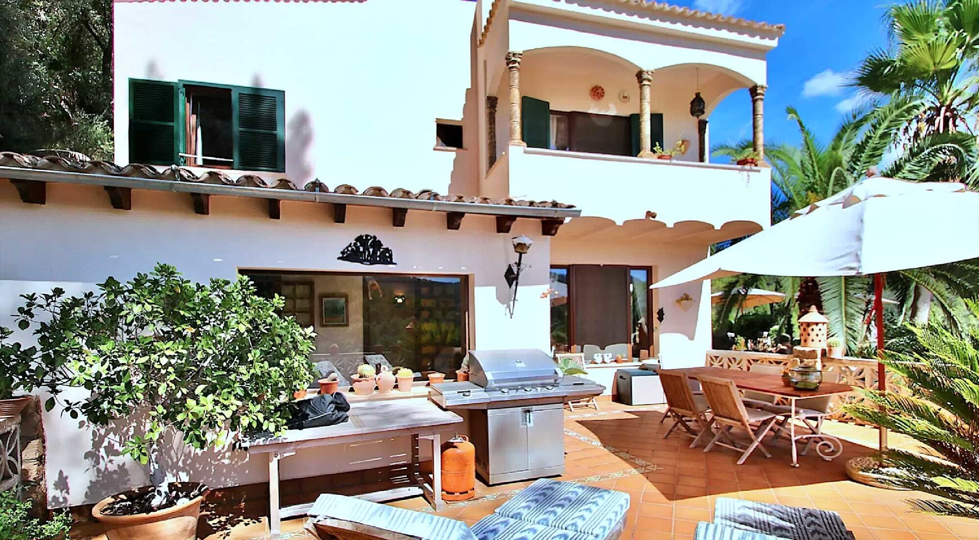 Fantastic country house with guest house and swimming pool