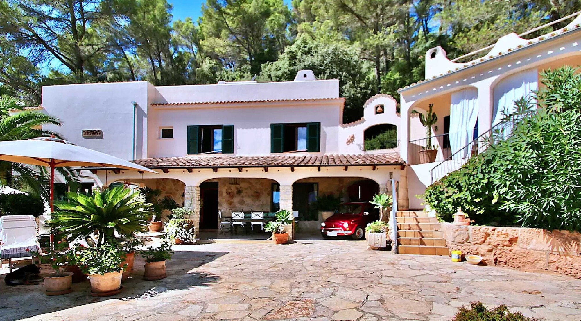 Fantastic country house with guest house and swimming pool