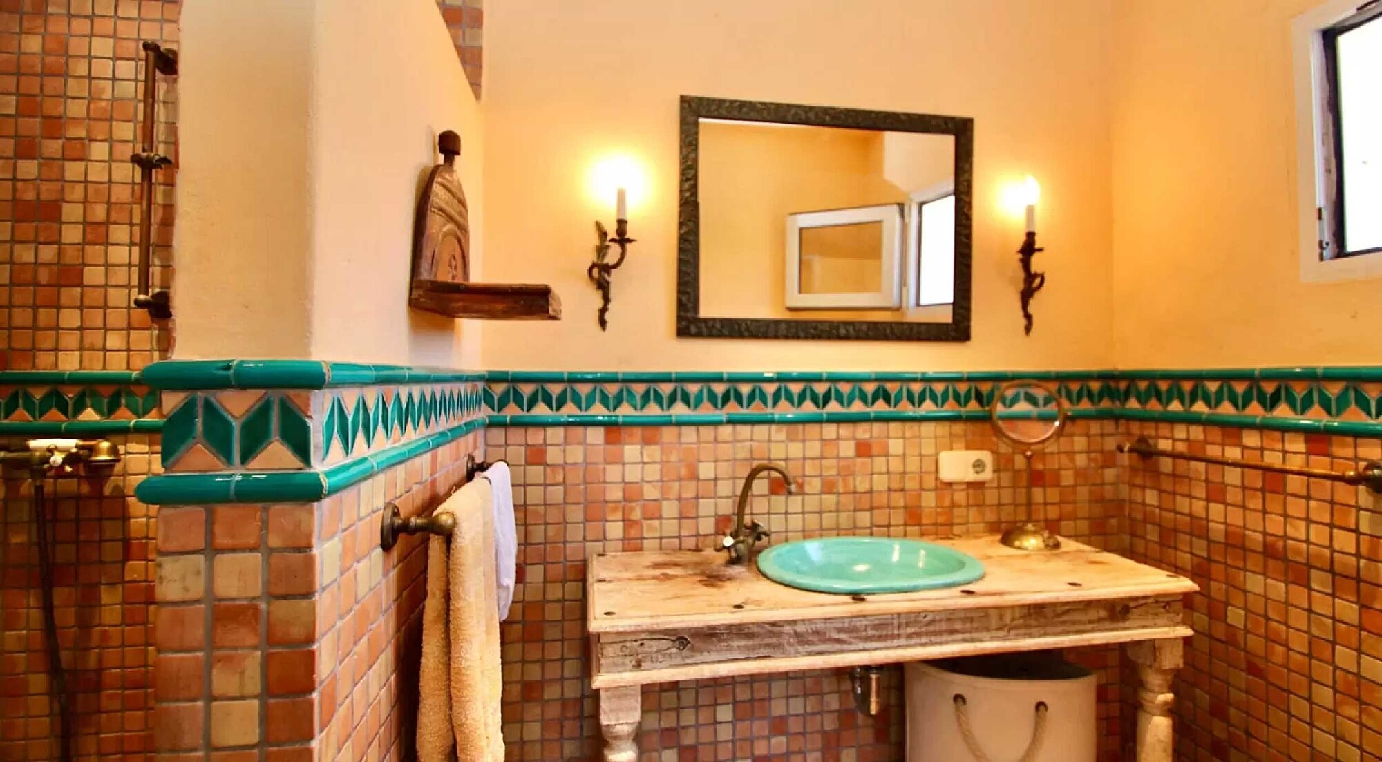 Fantastic country house with guest house and swimming pool