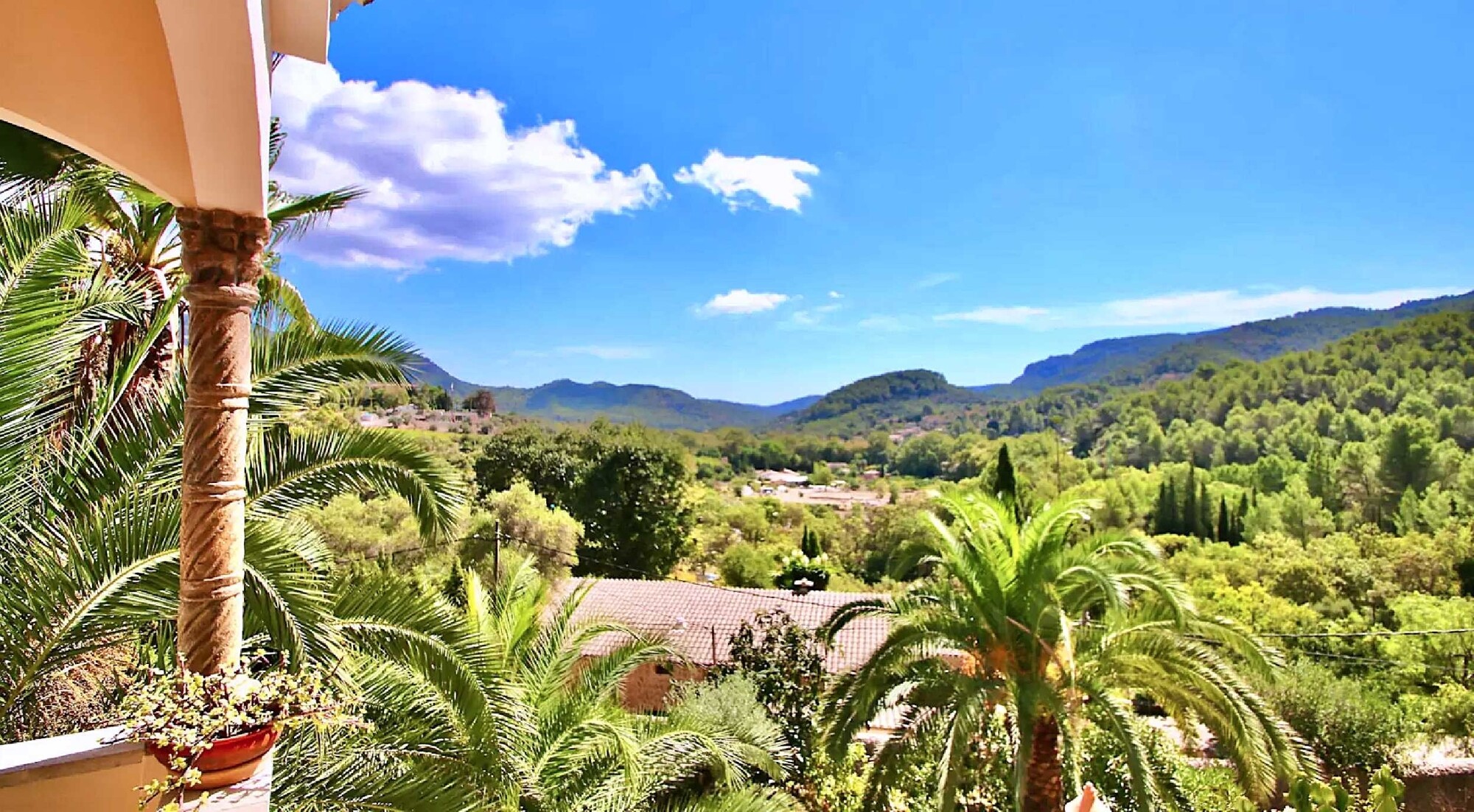 Fantastic country house with guest house and swimming pool