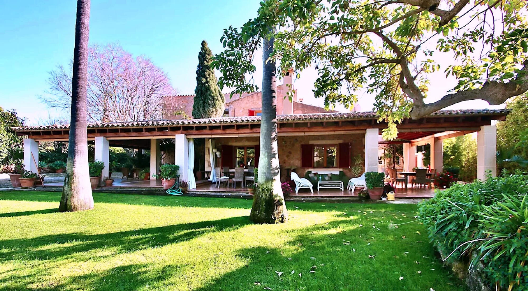 Schöne Finca mit Gästehaus und Pool