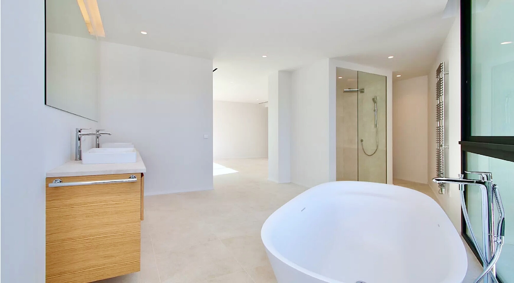 NEUBAU: Villa mit stilvoller moderner Architektur