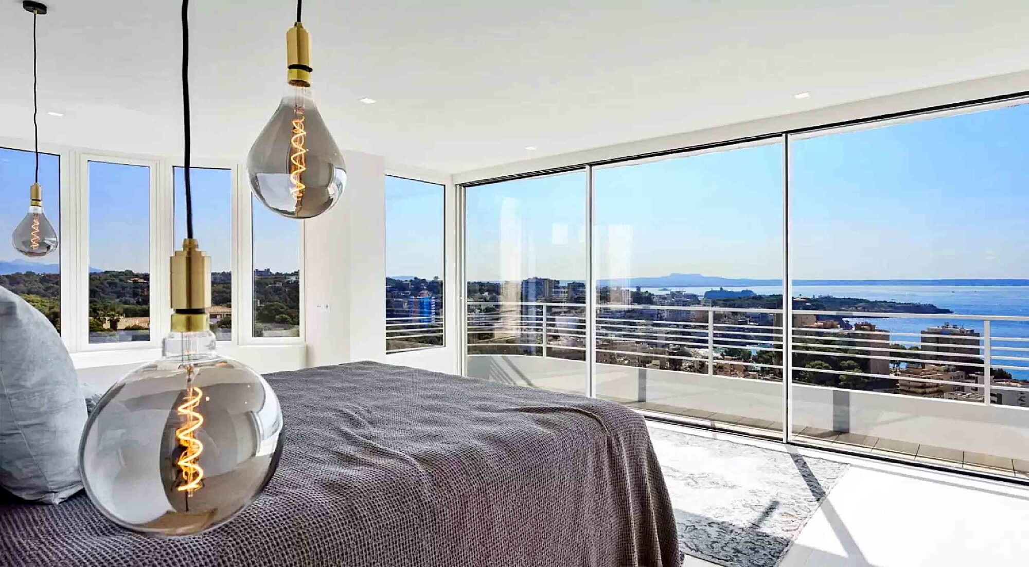 Luxurious penthouse with 360º panoramic view