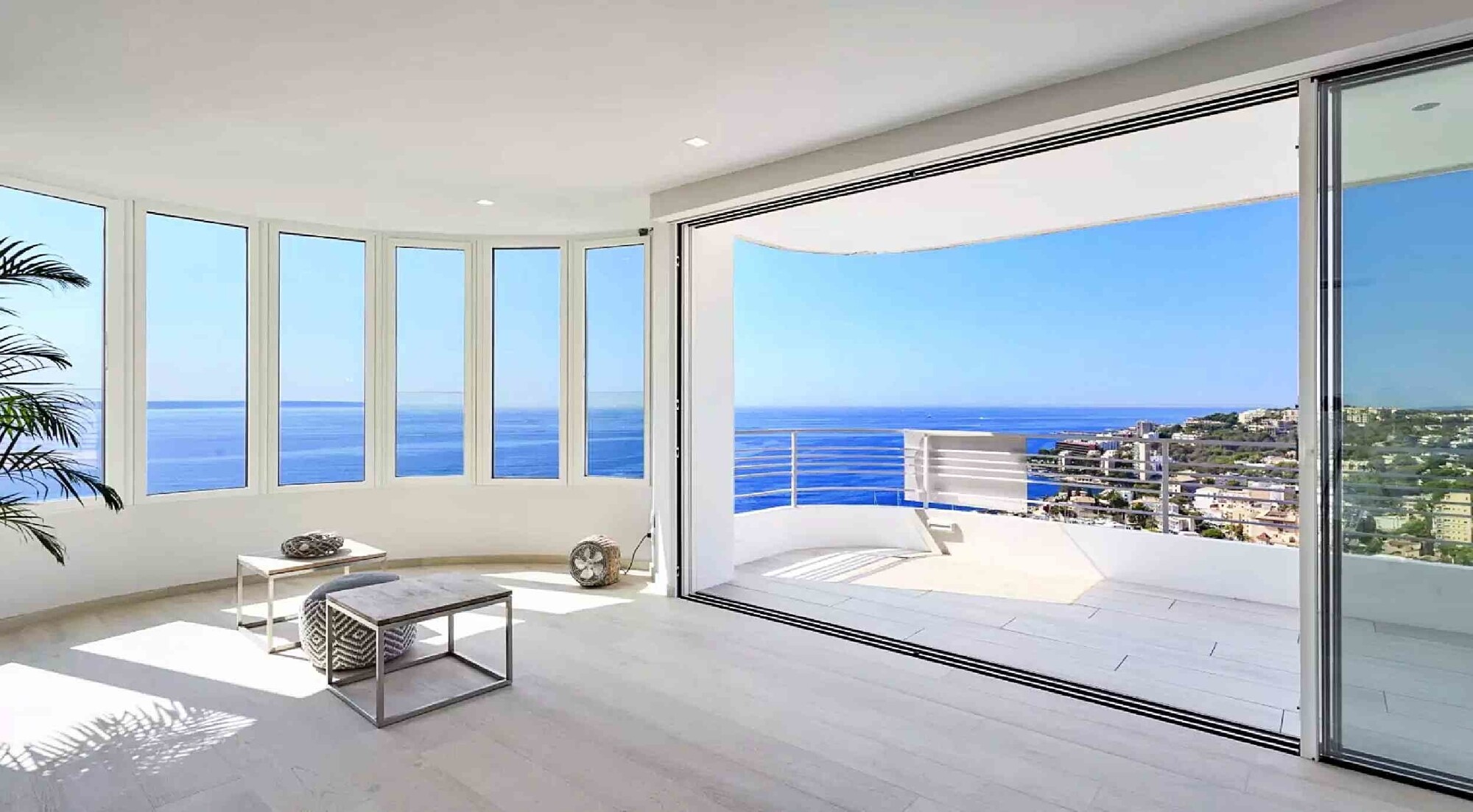 Luxurious penthouse with 360º panoramic view