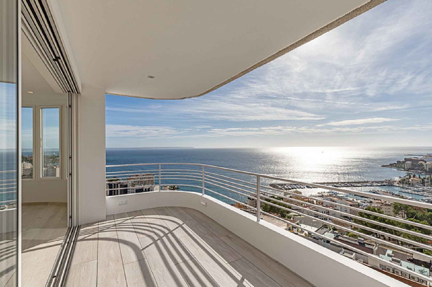 Luxurious penthouse with 360º panoramic view