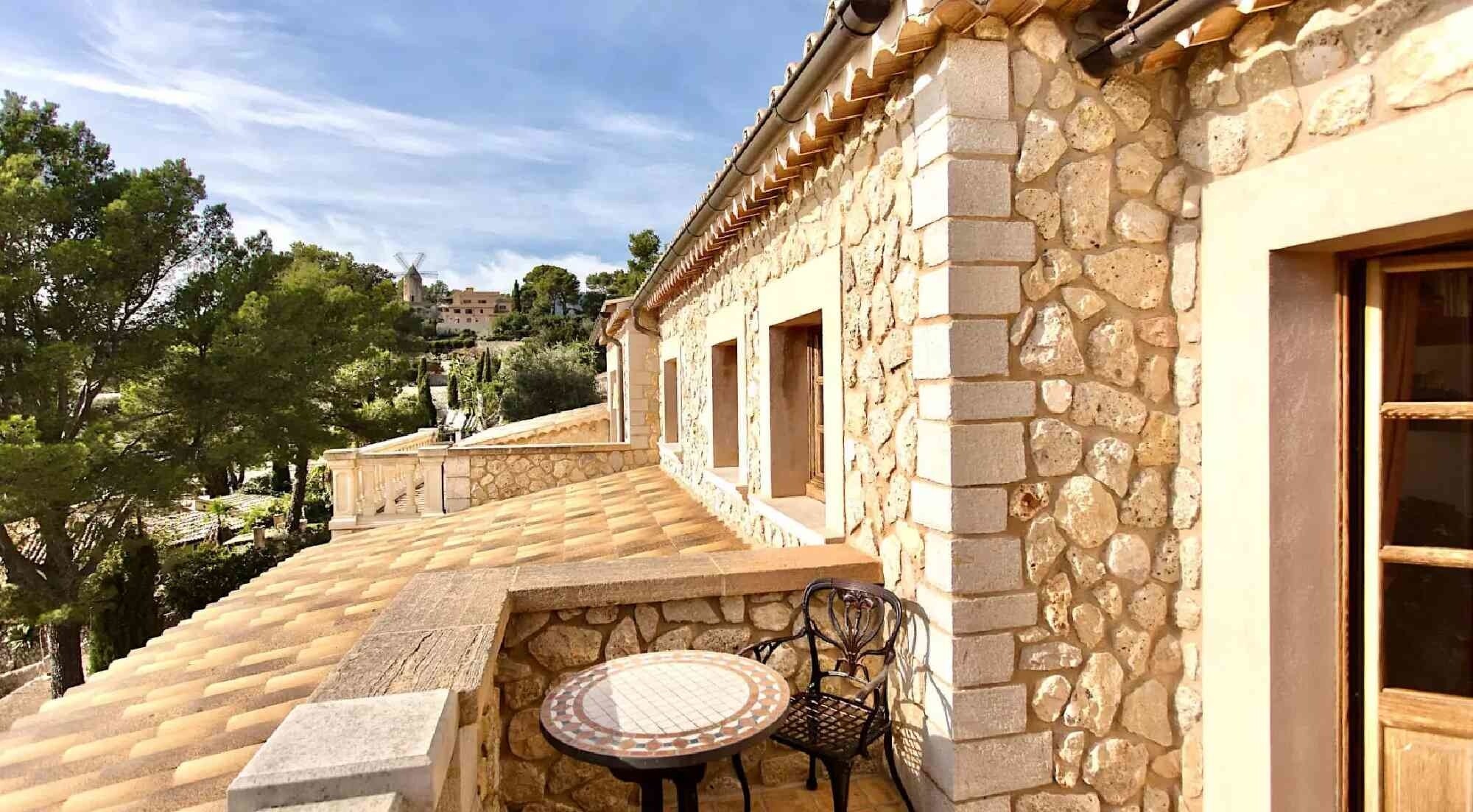 Property with spectacular panoramic views and indoor pool