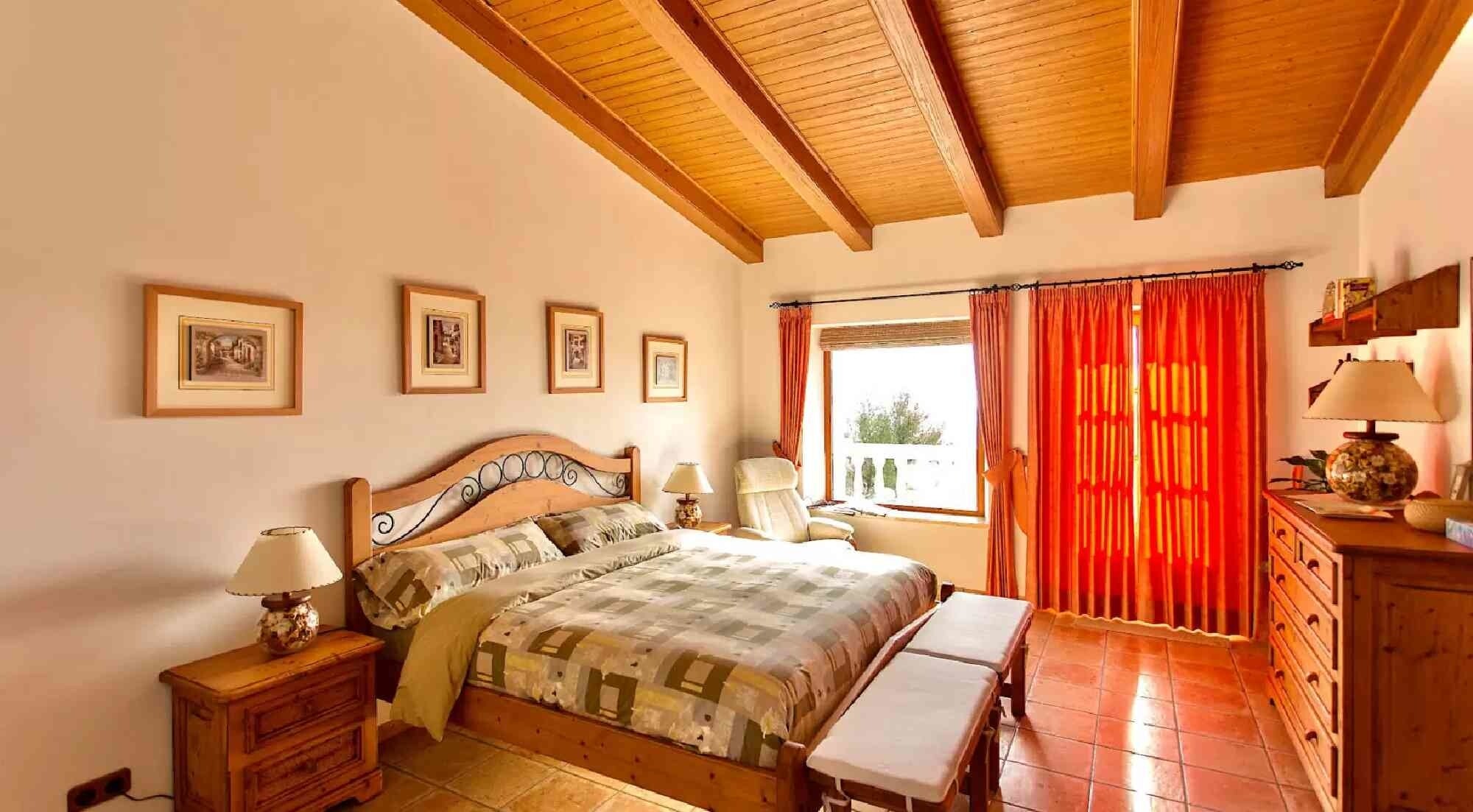 Property with spectacular panoramic views and indoor pool