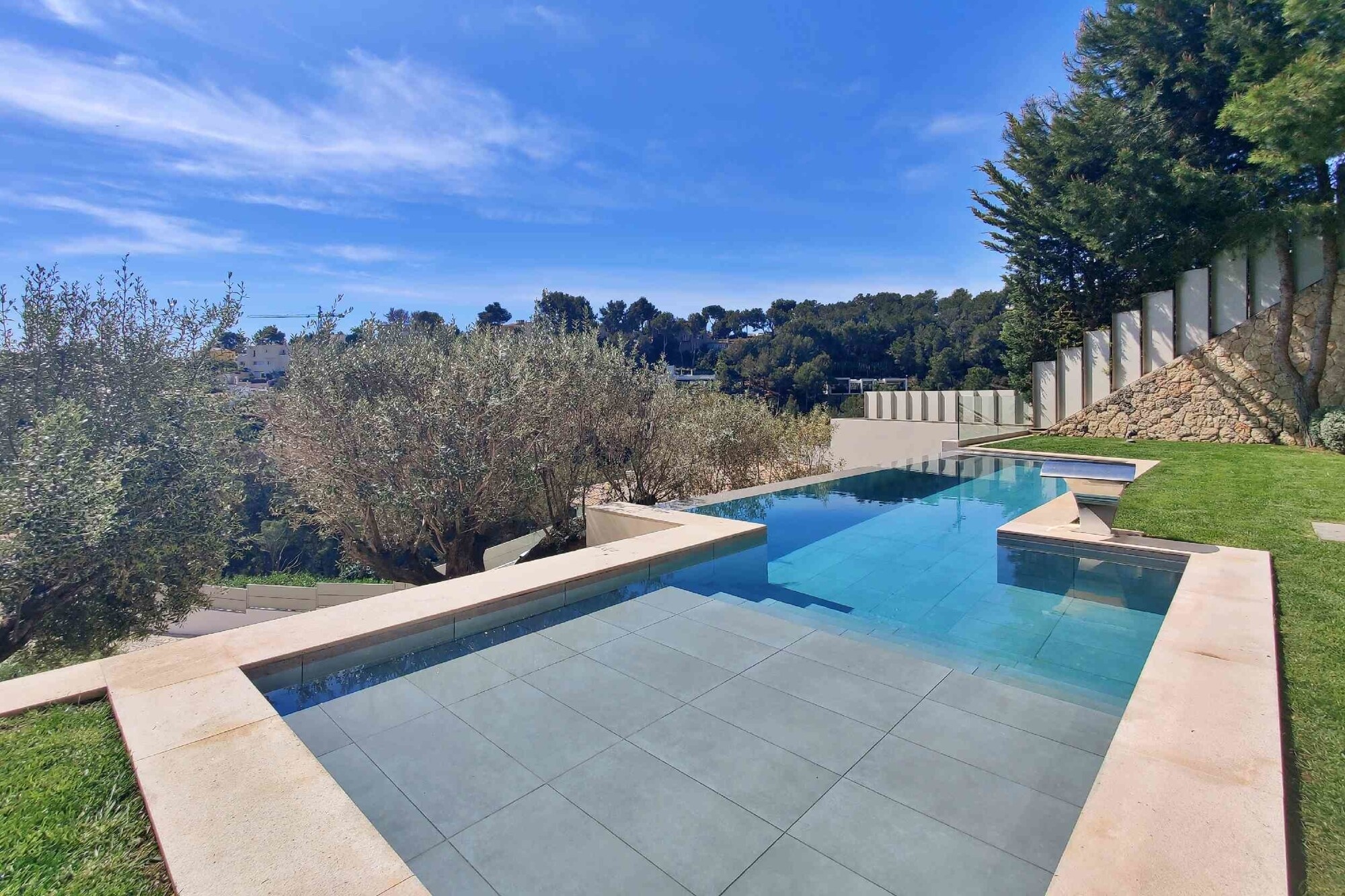 NEW CONSTRUCTION: Modern luxury villa with sea view