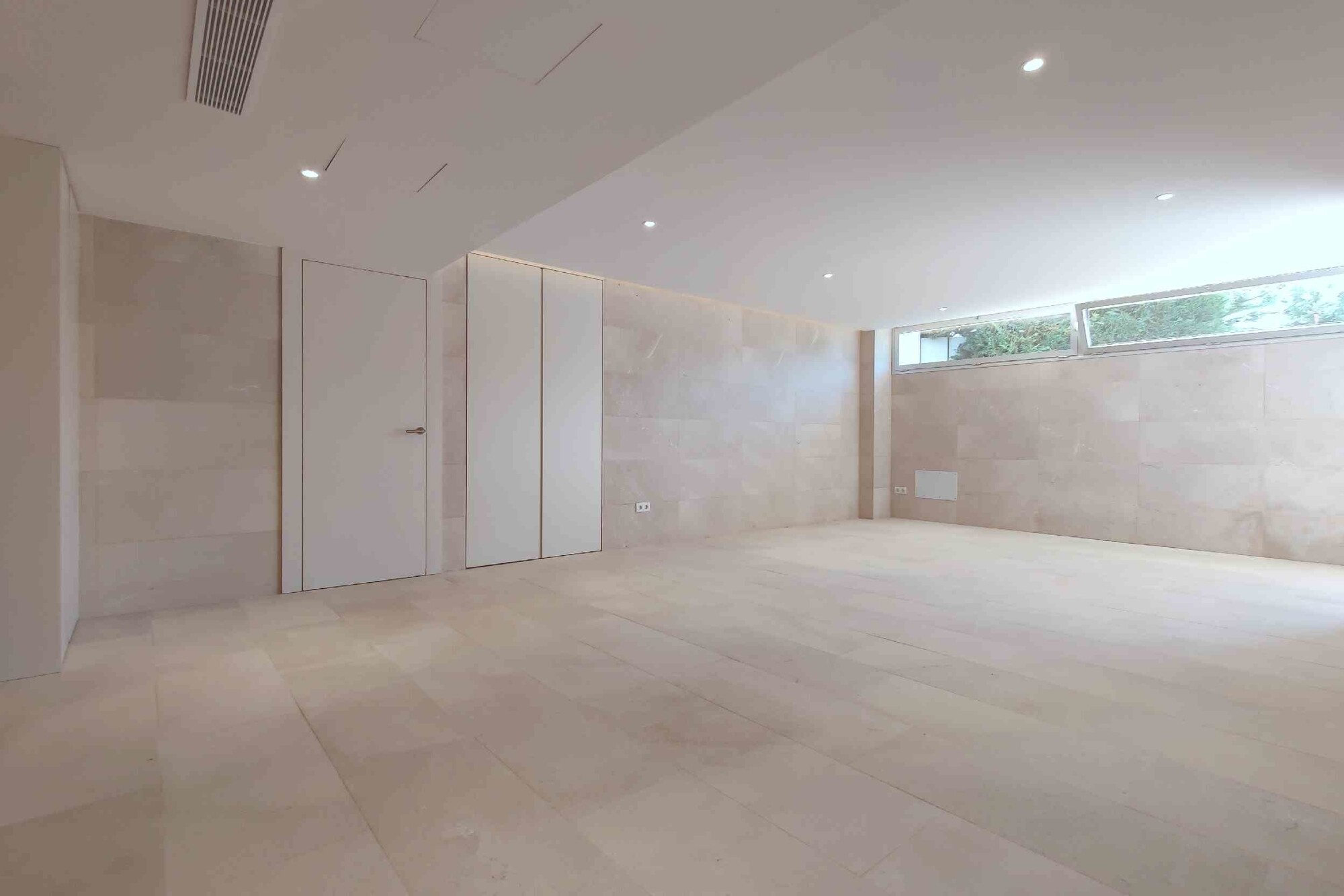NEW CONSTRUCTION: Modern luxury villa with sea view