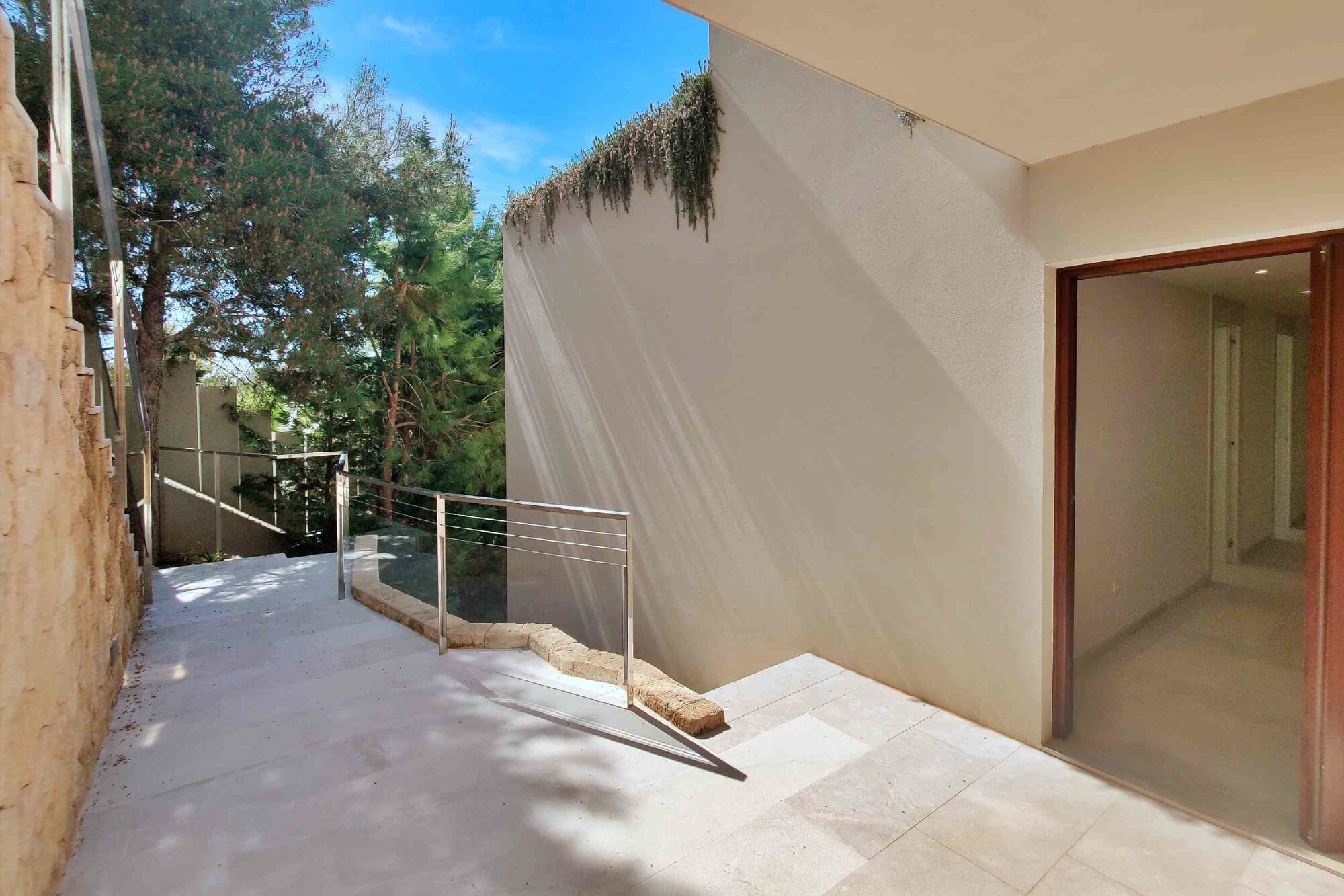 NEW CONSTRUCTION: Modern luxury villa with sea view