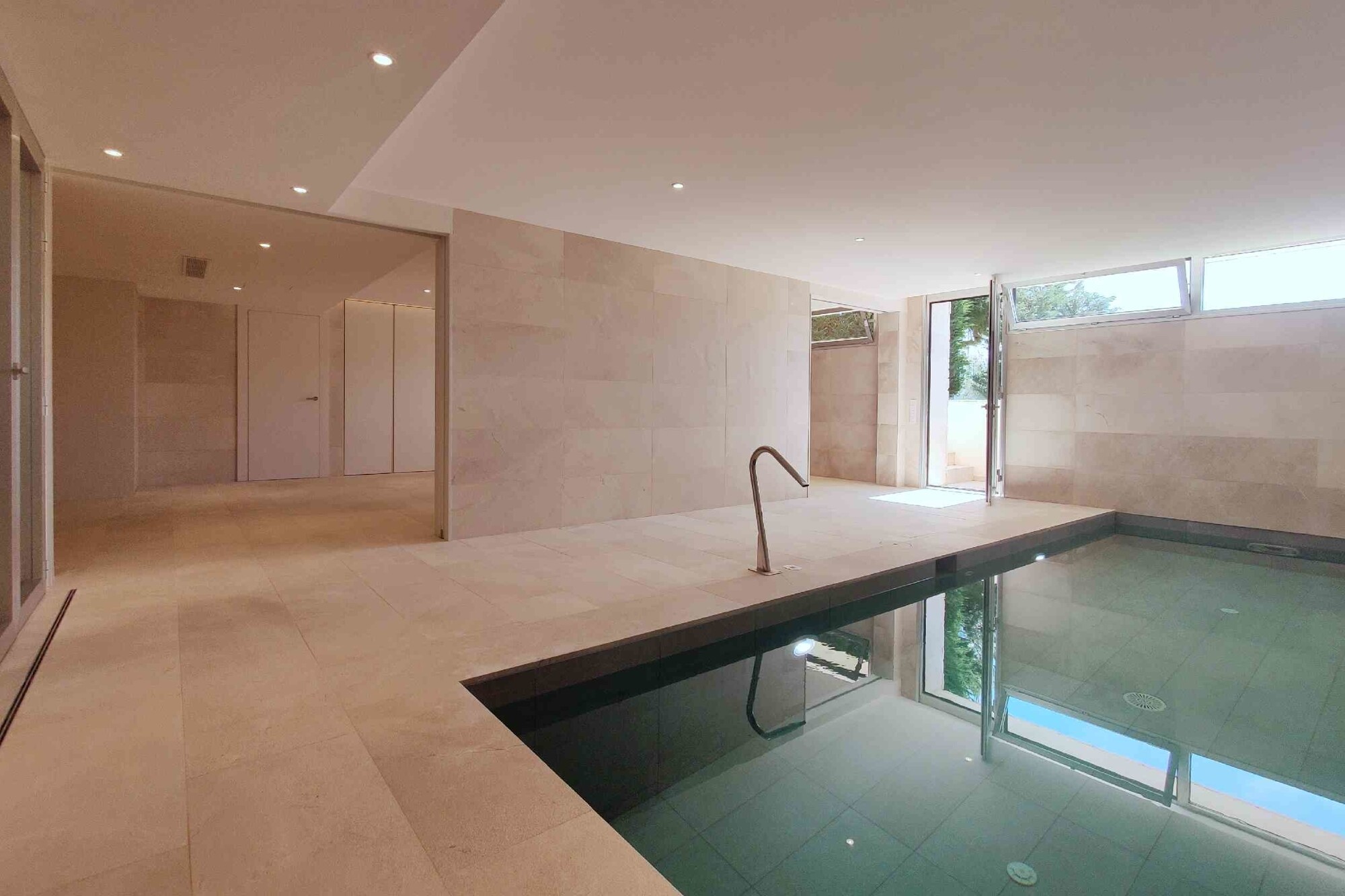 NEW CONSTRUCTION: Modern luxury villa with sea view