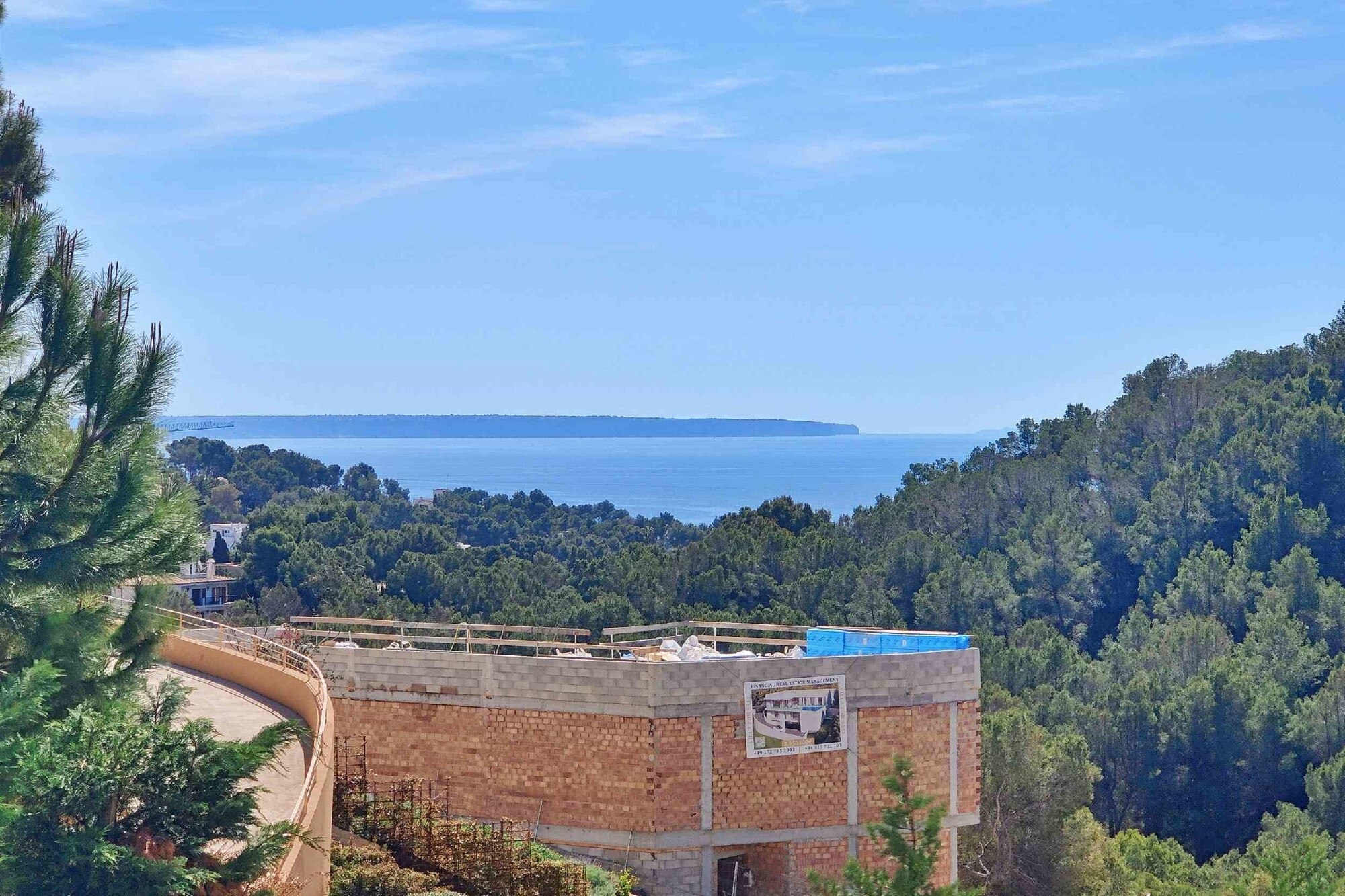 NEW CONSTRUCTION: Modern luxury villa with sea view