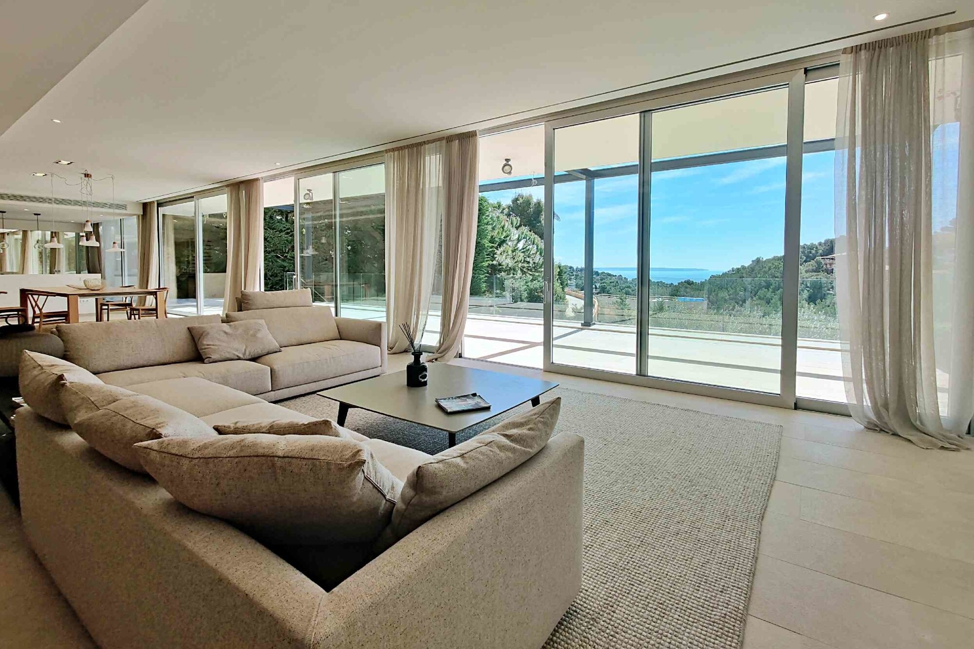 NEW CONSTRUCTION: Modern luxury villa with sea view