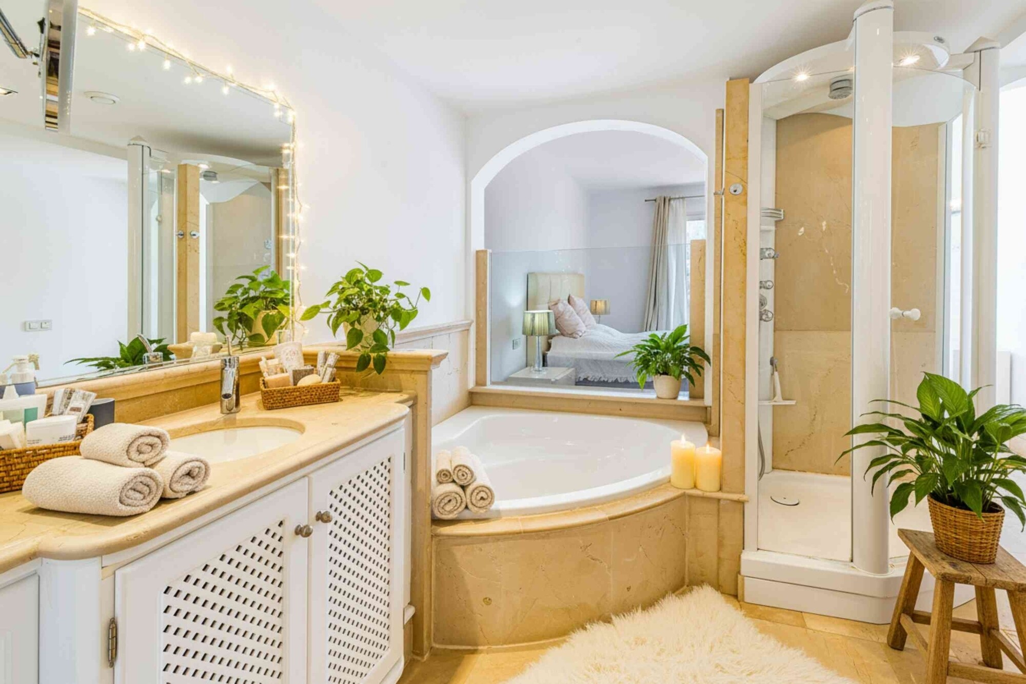 Piso con vistas al mar en complejo de lujo con SPA