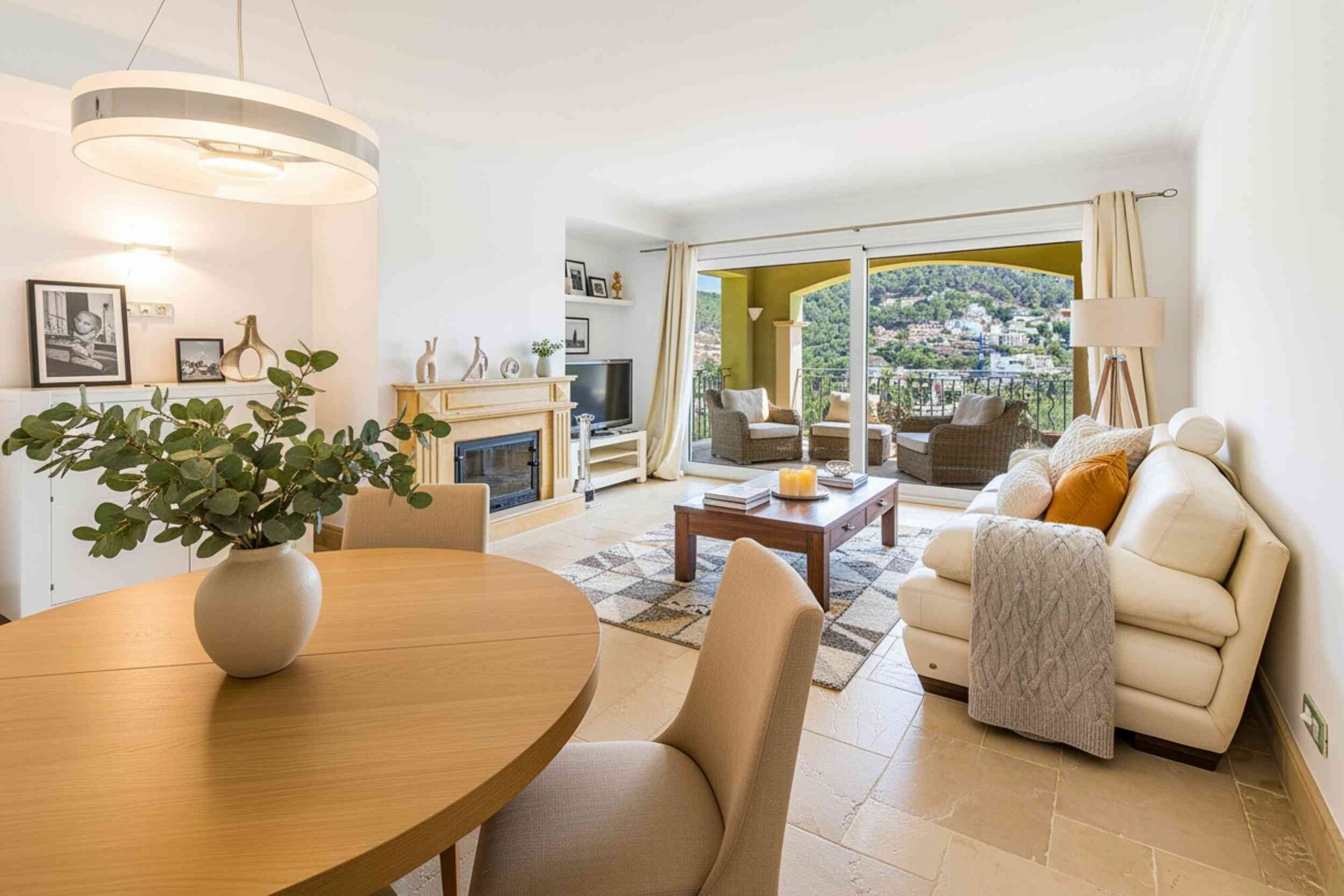 Piso con vistas al mar en complejo de lujo con SPA