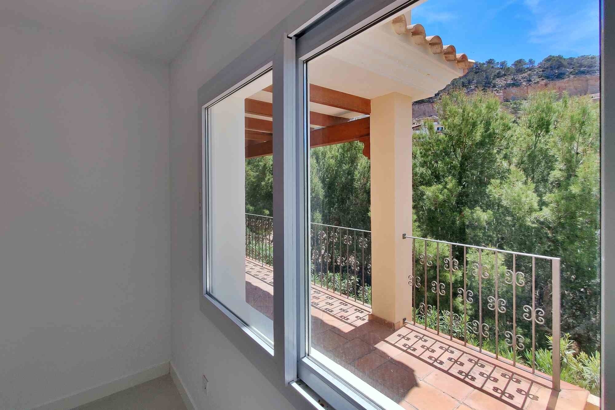 Renoviertes Apartment mit Teil-Meerblick